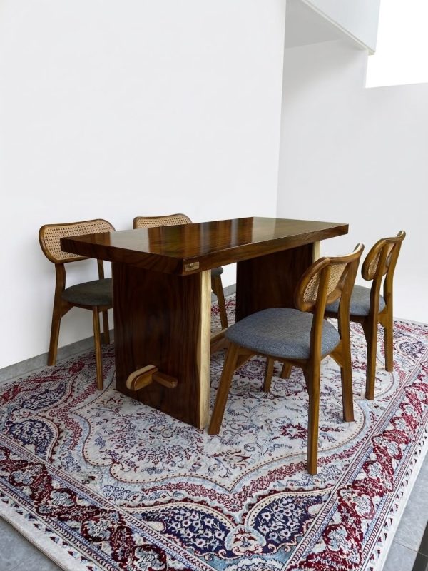 Suar Wood Dining Table With Ropan Rattan Chairs